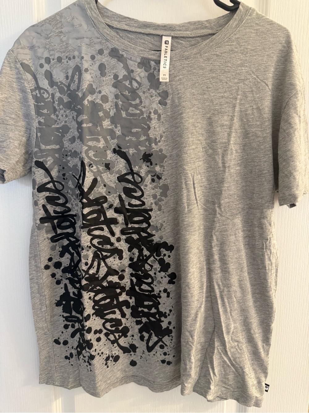 Fabletics Women’s Gray Graphic Short Sleeve T-Shirt Size Medium